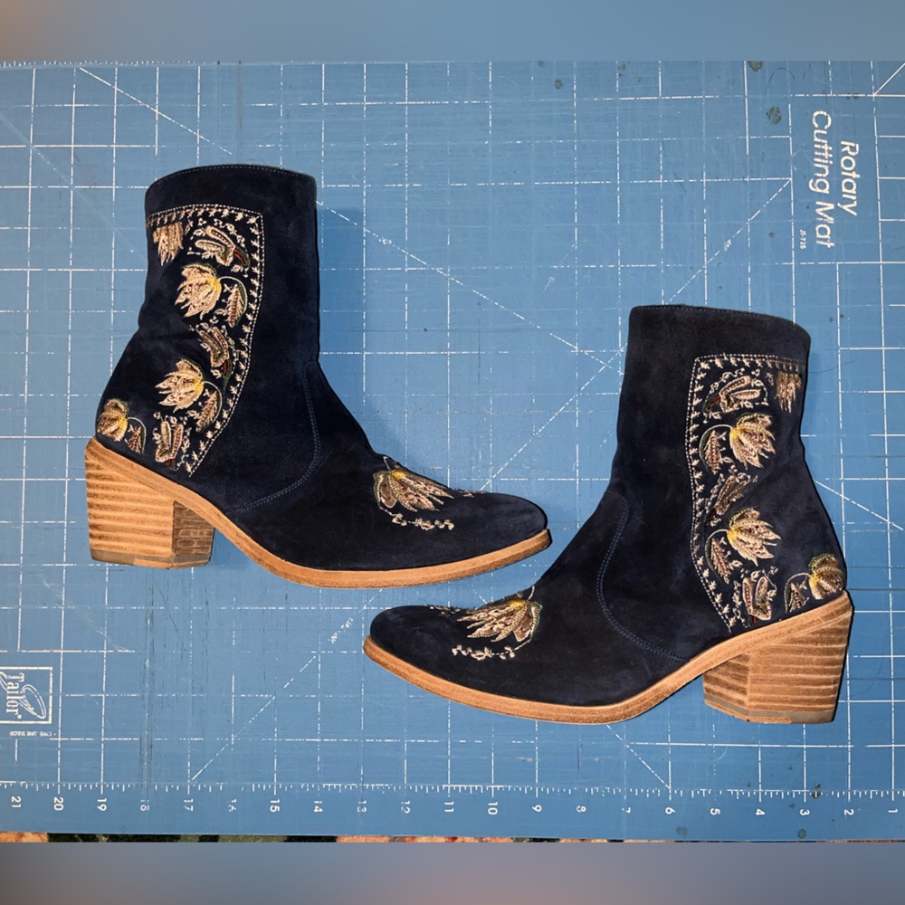 Marco Delli Navy Blue Suede Heeled boots